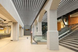 Nieuwe entree westelijke reizigerstunnel station Amsterdam Centraal. Foto: ZJA Architects & Engineers / Ilka Schumacher