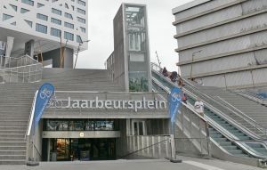 Fietsenstalling bij Utrecht Centraal gesloten na scheurtjes in constructie